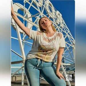 torrid Cream Graphic Distressed Short Sleeve Tee